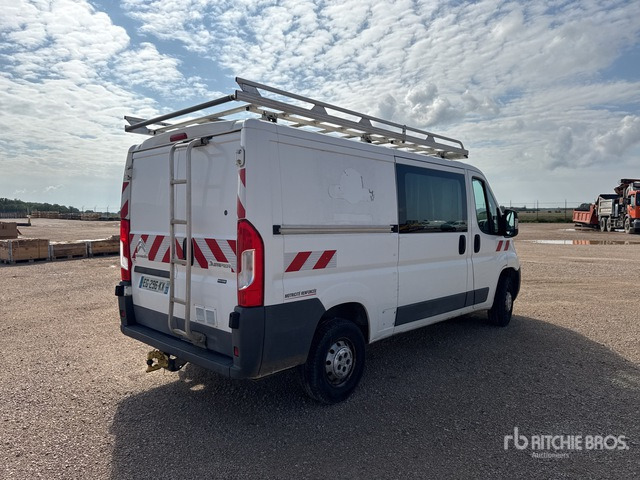 Citroen Jumper Cargo Van - Small van: picture 4 Citroen Jumper Cargo Van - Small van: picture 4