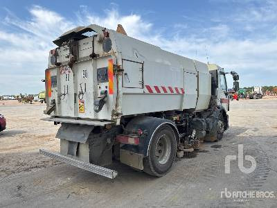 RENAULT PREMIUM 240DXI 2009 Scarab on Balayeuse - Road sweeper: picture 3 RENAULT PREMIUM 240DXI 2009 Scarab on Balayeuse - Road sweeper: picture 3