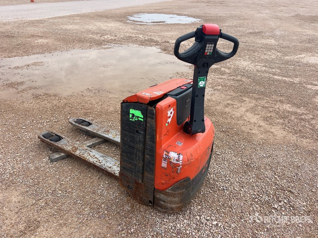 Toyota Pallet Jack - Pallet truck: picture 3 Toyota Pallet Jack - Pallet truck: picture 3