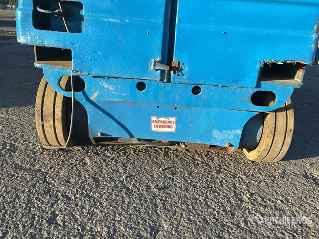 2005 Genie GR15 Vertical Mast Lift - Vertical mast lift: picture 5 2005 Genie GR15 Vertical Mast Lift - Vertical mast lift: picture 5