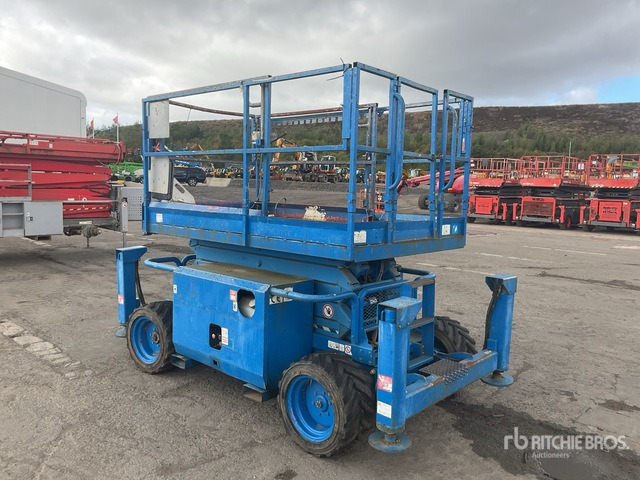 2007 Skyjack SJ6832 4x4 Diesel Scissor Lift - Scissor lift: picture 4 2007 Skyjack SJ6832 4x4 Diesel Scissor Lift - Scissor lift: picture 4