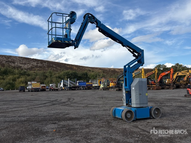 2013 Genie Z30/20N RJ 2WD Electric Articulating Boom Lift - Articulated boom: picture 1 2013 Genie Z30/20N RJ 2WD Electric Articulating Boom Lift - Articulated boom: picture 1