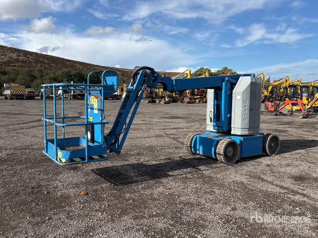 2013 Genie Z30/20N RJ 2WD Electric Articulating Boom Lift - Articulated boom: picture 3 2013 Genie Z30/20N RJ 2WD Electric Articulating Boom Lift - Articulated boom: picture 3
