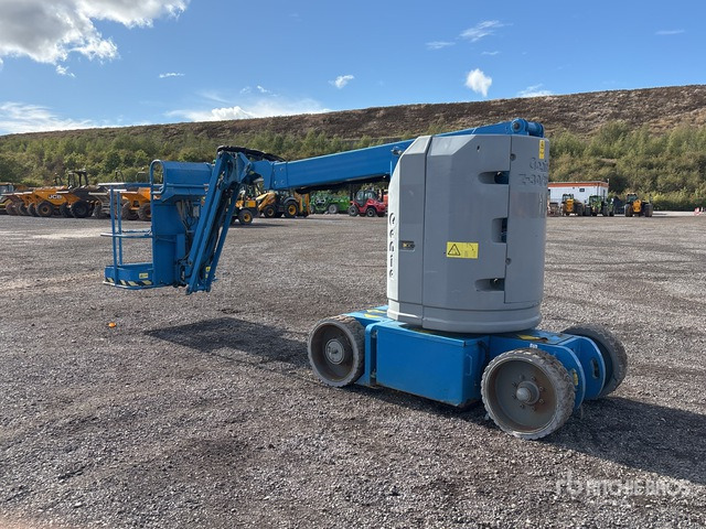 2013 Genie Z30/20N RJ 2WD Electric Articulating Boom Lift - Articulated boom: picture 4 2013 Genie Z30/20N RJ 2WD Electric Articulating Boom Lift - Articulated boom: picture 4