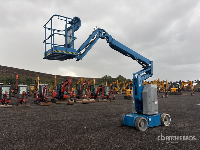 2013 Genie Z30/20NRJ 2WD Electric Articulating Boom Lift - Articulated boom: picture 1 2013 Genie Z30/20NRJ 2WD Electric Articulating Boom Lift - Articulated boom: picture 1