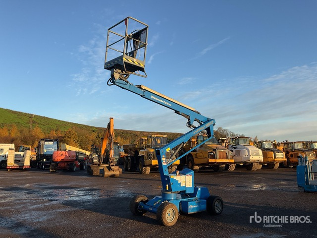 2013 Nifty-Lift HR12NDE 2WD Hybrid Articulating Boom Lift - Articulated boom: picture 2 2013 Nifty-Lift HR12NDE 2WD Hybrid Articulating Boom Lift - Articulated boom: picture 2