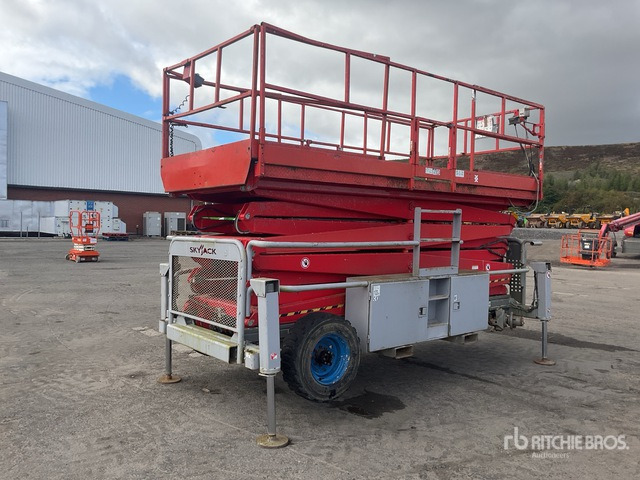 2013 Skyjack SJ9250 4x4 Diesel (Inoperable) Scissor Lift - Scissor lift: picture 3 2013 Skyjack SJ9250 4x4 Diesel (Inoperable) Scissor Lift - Scissor lift: picture 3