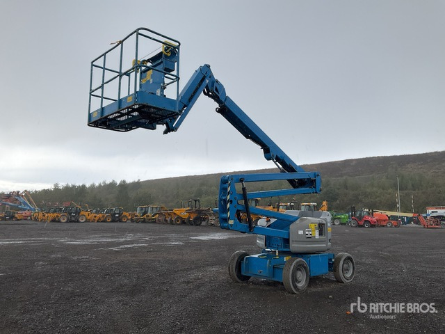 2014 Genie Z45/25J 2WD Dual Fuel Bi Energy Articulating Boom Lift - Articulated boom: picture 1 2014 Genie Z45/25J 2WD Dual Fuel Bi Energy Articulating Boom Lift - Articulated boom: picture 1