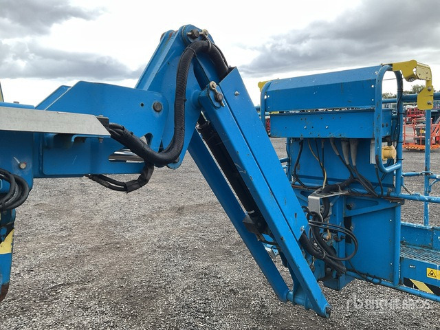 2014 Genie Z45/25J 2WD Dual Fuel Bi Energy Articulating Boom Lift - Articulated boom: picture 5 2014 Genie Z45/25J 2WD Dual Fuel Bi Energy Articulating Boom Lift - Articulated boom: picture 5