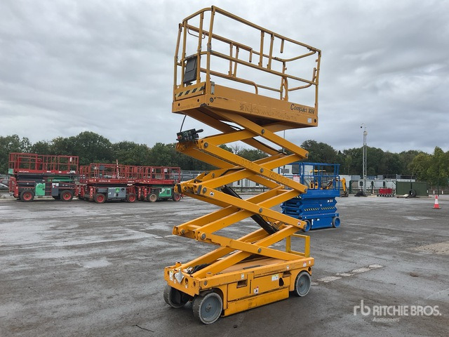 2014 Haulotte Compact 10N Electric Scissor Lift - Scissor lift: picture 1 2014 Haulotte Compact 10N Electric Scissor Lift - Scissor lift: picture 1