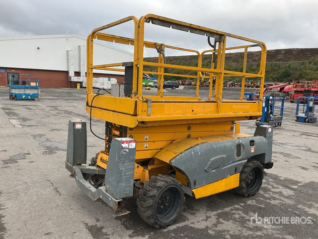 2014 Haulotte Compact12DX 4x4 Diesel Scissor Lift - Scissor lift: picture 4 2014 Haulotte Compact12DX 4x4 Diesel Scissor Lift - Scissor lift: picture 4