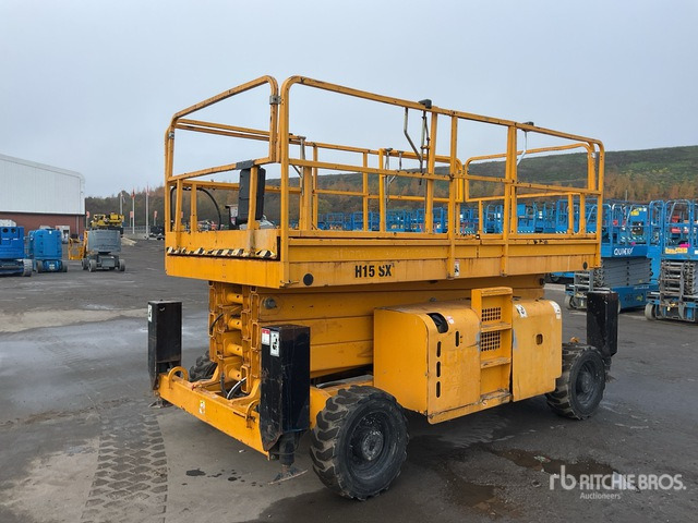 2014 Haulotte H15SDX 4x4 Diesel Scissor Lift - Scissor lift: picture 3 2014 Haulotte H15SDX 4x4 Diesel Scissor Lift - Scissor lift: picture 3