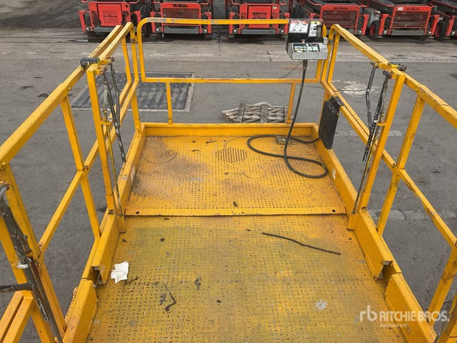 2014 Haulotte H18SDX 4x4 Diesel Scissor Lift - Scissor lift: picture 5 2014 Haulotte H18SDX 4x4 Diesel Scissor Lift - Scissor lift: picture 5