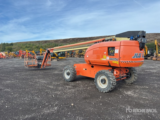 2014 JLG 660SJ 4WD Diesel Articulating Boom Lift - Articulated boom: picture 3 2014 JLG 660SJ 4WD Diesel Articulating Boom Lift - Articulated boom: picture 3