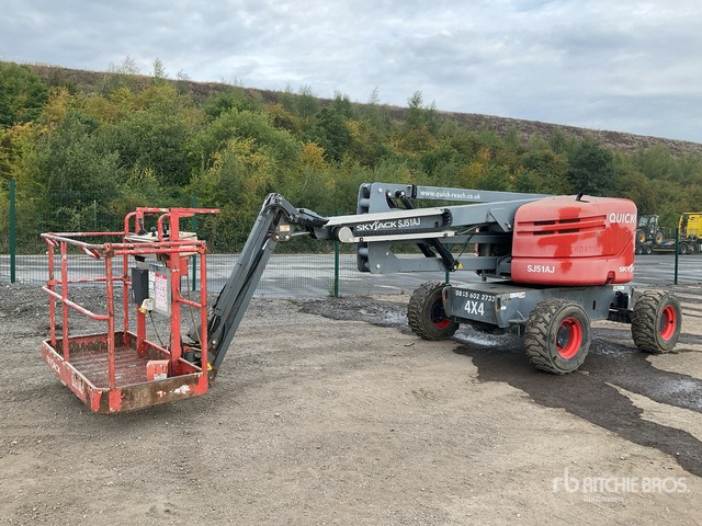 Articulated boom 2015 Skyjack SJ51AJ 4WD Diesel Articulating Boom Lift: picture 1