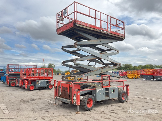 2015 Skyjack SJ9250 RT 4x4 Diesel Scissor Lift - Scissor lift: picture 1 2015 Skyjack SJ9250 RT 4x4 Diesel Scissor Lift - Scissor lift: picture 1
