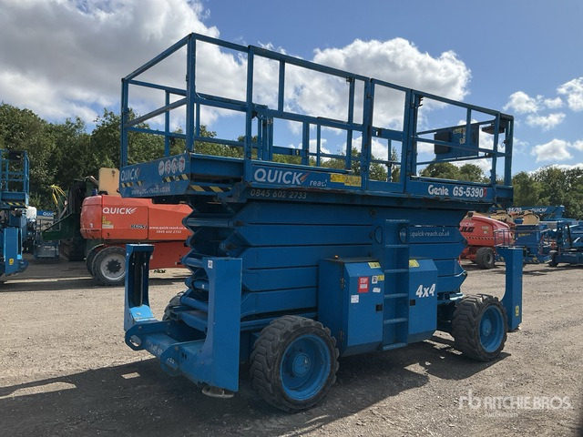 2016 Genie GS-5390 4x4 Diesel Scissor Lift - Scissor lift: picture 3 2016 Genie GS-5390 4x4 Diesel Scissor Lift - Scissor lift: picture 3