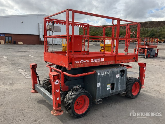 2016 Skyjack SJ6826 RT 4x4 Diesel Scissor Lift - Scissor lift: picture 4 2016 Skyjack SJ6826 RT 4x4 Diesel Scissor Lift - Scissor lift: picture 4
