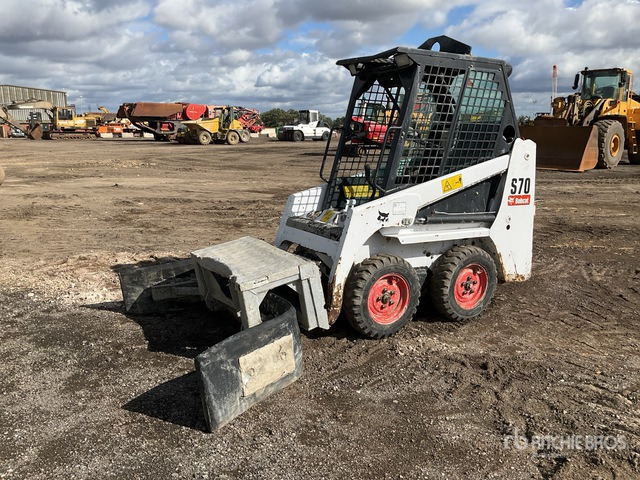 2017 Bobcat S70 Skid Steer Loader - Skid steer loader: picture 2 2017 Bobcat S70 Skid Steer Loader - Skid steer loader: picture 2