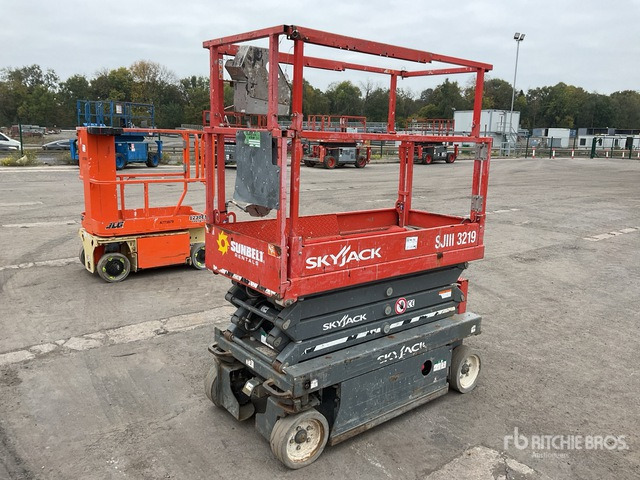 2017 Skyjack SJIII3219 2017 Skyjack SJlll3219 Scissor Lift Scissor Lift - Scissor lift: picture 3 2017 Skyjack SJIII3219 2017 Skyjack SJlll3219 Scissor Lift Scissor Lift - Scissor lift: picture 3