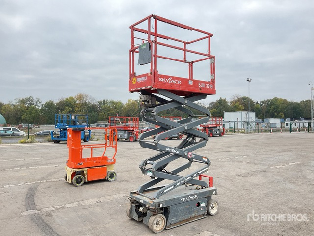 2017 Skyjack SJIII3219 2017 Skyjack SJlll3219 Scissor Lift Scissor Lift - Scissor lift: picture 1 2017 Skyjack SJIII3219 2017 Skyjack SJlll3219 Scissor Lift Scissor Lift - Scissor lift: picture 1