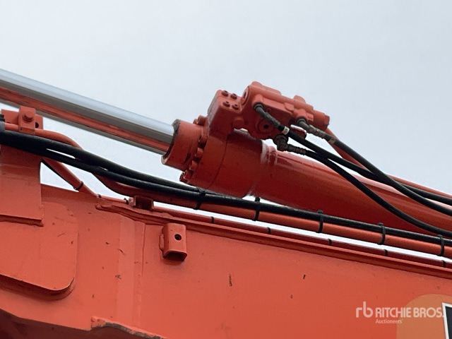 2018 Hitachi ZX135US-6 Tracked Excavator - Crawler excavator: picture 5 2018 Hitachi ZX135US-6 Tracked Excavator - Crawler excavator: picture 5