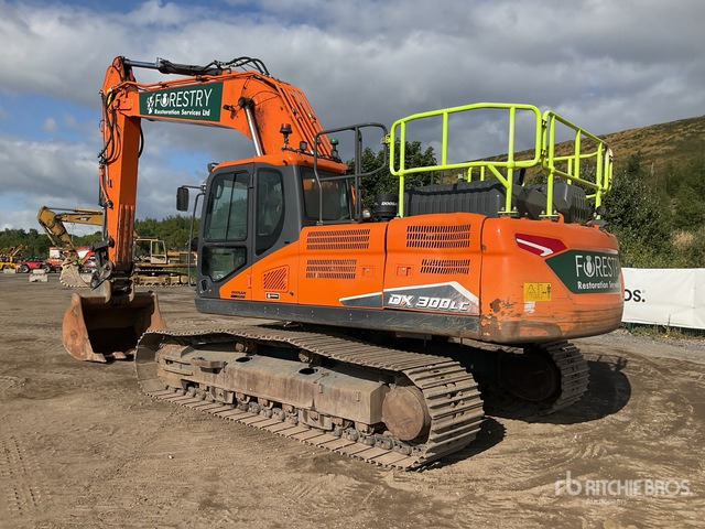 2022 Doosan DX300LC Tracked Excavator - Crawler excavator: picture 3 2022 Doosan DX300LC Tracked Excavator - Crawler excavator: picture 3