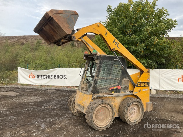 2022 Gehl R220 Skid Steer Loader - Skid steer loader: picture 3 2022 Gehl R220 Skid Steer Loader - Skid steer loader: picture 3