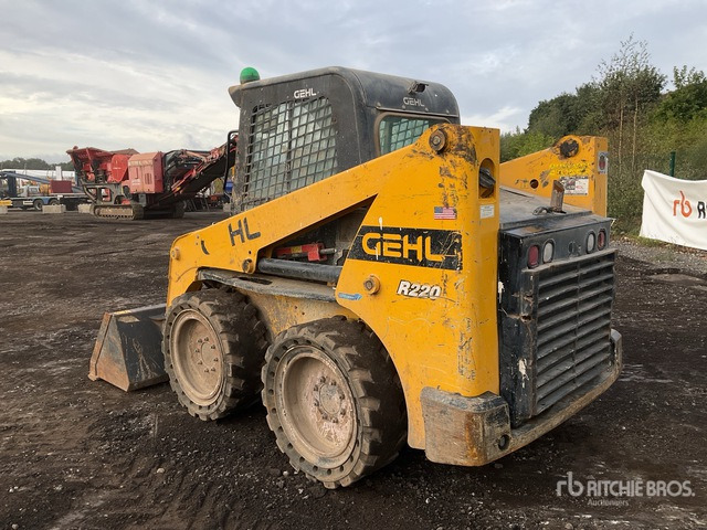 2022 Gehl R220 Skid Steer Loader - Skid steer loader: picture 5 2022 Gehl R220 Skid Steer Loader - Skid steer loader: picture 5