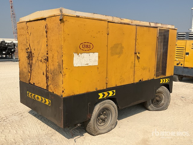 1996 Atlas Copco Mobile (Inoperable) Air Compressor - Air compressor: picture 3 1996 Atlas Copco Mobile (Inoperable) Air Compressor - Air compressor: picture 3