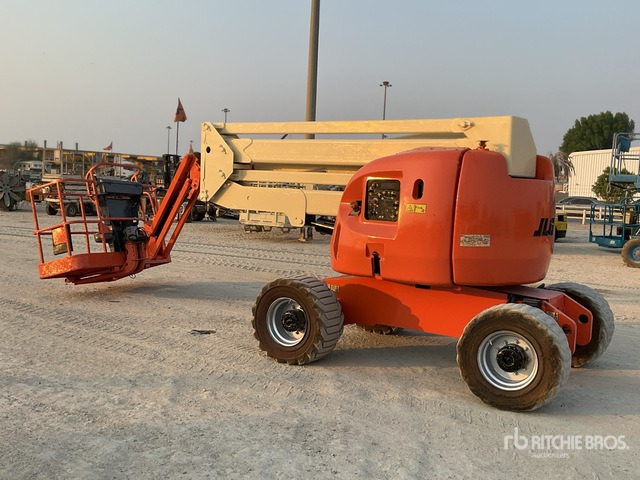 2007 JLG 450AJ 4WD Diesel Articulating Boom Lift - Articulated boom: picture 4 2007 JLG 450AJ 4WD Diesel Articulating Boom Lift - Articulated boom: picture 4