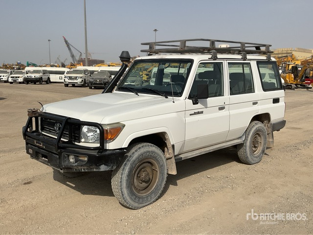 2018 Toyota Land Cruiser 76L 4x4 SUV - SUV: picture 1 2018 Toyota Land Cruiser 76L 4x4 SUV - SUV: picture 1