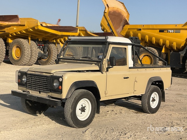 Land Rover Defender 110 - Pickup truck: picture 1 Land Rover Defender 110 - Pickup truck: picture 1