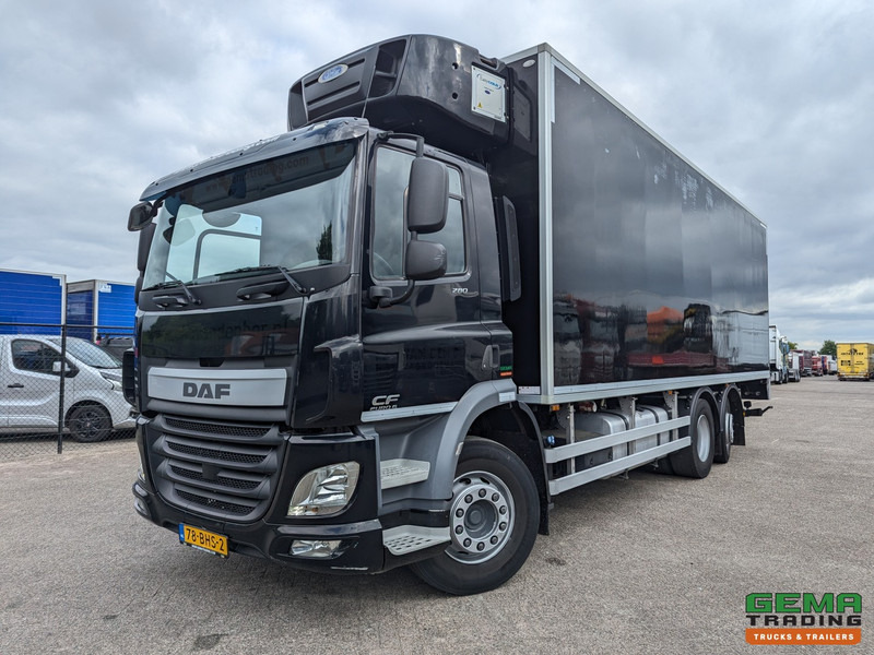 DAF CF 280 FAN 6x2/4 DayCab Euro6A - Koel-VriesBak 7.9m + Carrier Supra 1150MT + Laadklep 2000kg - 10/2025APK - Refrigerator truck: picture 1 DAF CF 280 FAN 6x2/4 DayCab Euro6A - Koel-VriesBak 7.9m + Carrier Supra 1150MT + Laadklep 2000kg - 10/2025APK - Refrigerator truck: picture 1