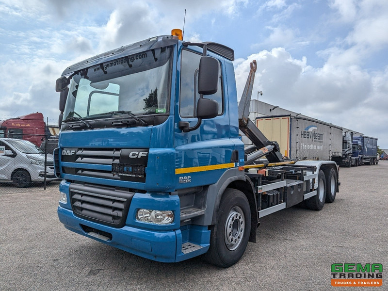 DAF CF 85.410 6x2 Dagcab Euro5 - Haakarm systeem 20T - AJK HS20-6430 - Vangmuil - Liftas - Hook lift truck: picture 1 DAF CF 85.410 6x2 Dagcab Euro5 - Haakarm systeem 20T - AJK HS20-6430 - Vangmuil - Liftas - Hook lift truck: picture 1