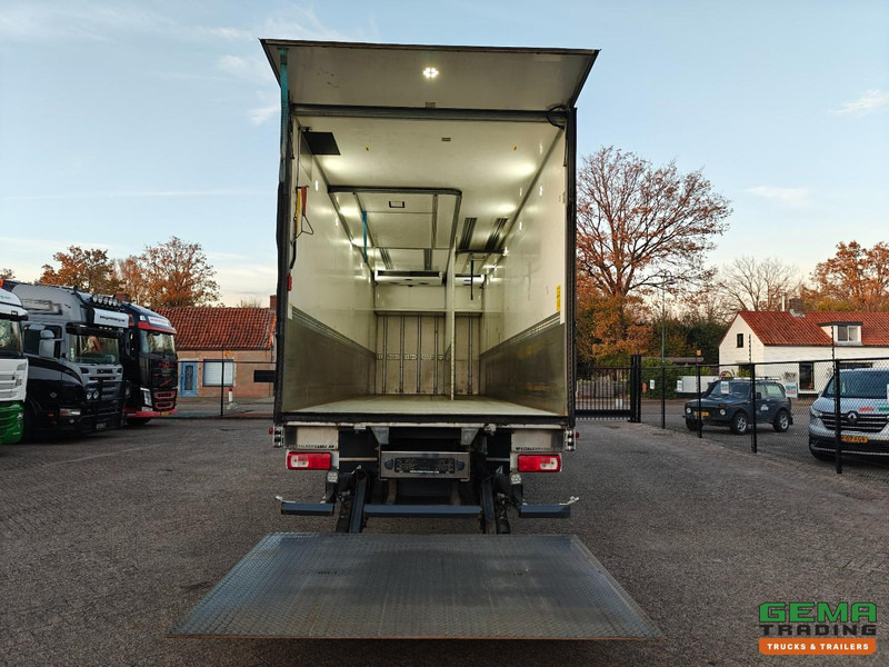 DAF XF 450 FAS 6x2 Superspacecab Euro6 - Koel-VriesBak 9.5m + Carrier Supra 1250Mt + Laadklep 2500kg - 331.000km Origineel! - Refrigerator truck: picture 5 DAF XF 450 FAS 6x2 Superspacecab Euro6 - Koel-VriesBak 9.5m + Carrier Supra 1250Mt + Laadklep 2500kg - 331.000km Origineel! - Refrigerator truck: picture 5