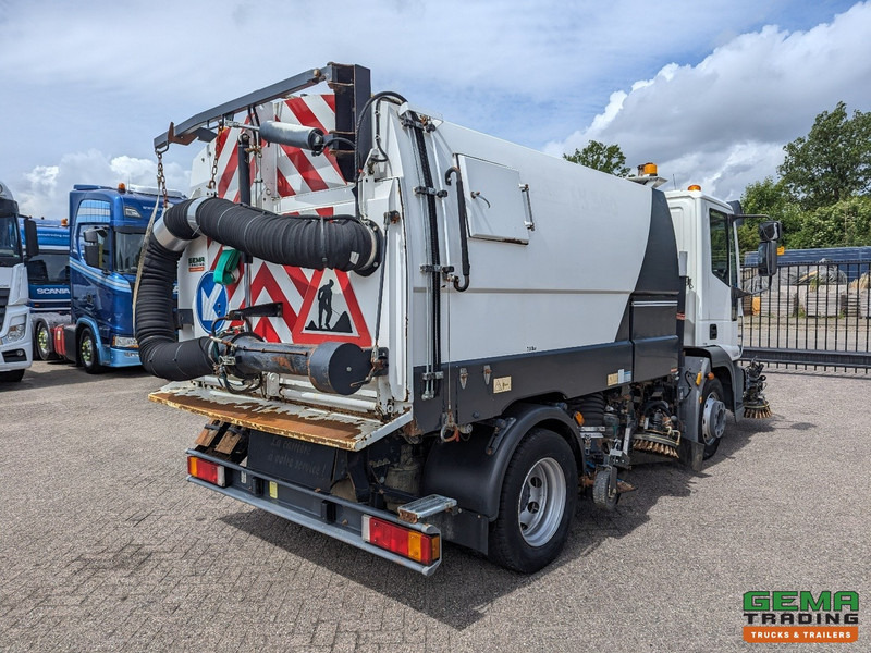 Iveco 140E21 4x2 Dagcab Euro3 - Schmidt SK500R - Hydrostaat - Road sweeper: picture 2 Iveco 140E21 4x2 Dagcab Euro3 - Schmidt SK500R - Hydrostaat - Road sweeper: picture 2
