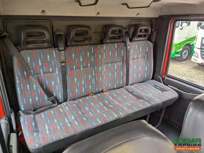 Horse truck Iveco Tector ML120E24D 4x2 Euro3 DubbelCabine - Paardenwagen 3-Paards - Kleedruimte - Hydraulische klep- TOP!: picture 10 Horse truck Iveco Tector ML120E24D 4x2 Euro3 DubbelCabine - Paardenwagen 3-Paards - Kleedruimte - Hydraulische klep- TOP!: picture 10