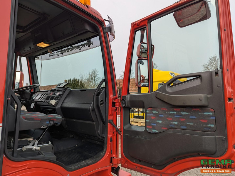 Horse truck Iveco Tector ML120E24D 4x2 Euro3 DubbelCabine - Paardenwagen 3-Paards - Kleedruimte - Hydraulische klep- TOP!: picture 17 Horse truck Iveco Tector ML120E24D 4x2 Euro3 DubbelCabine - Paardenwagen 3-Paards - Kleedruimte - Hydraulische klep- TOP!: picture 17