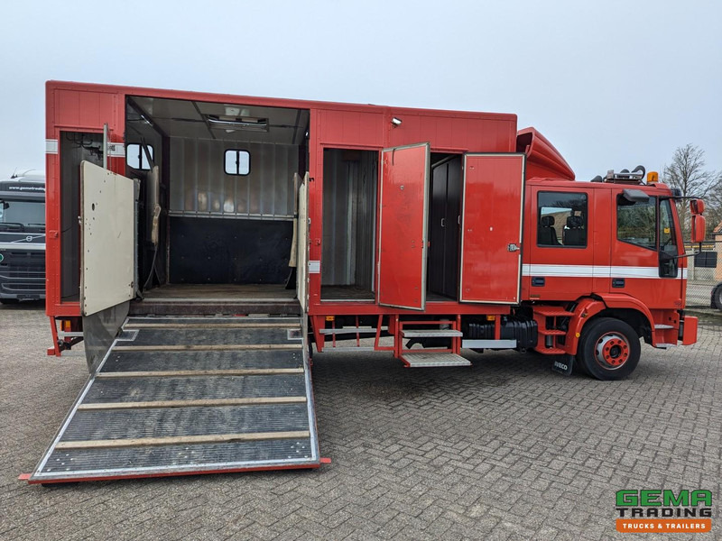 Horse truck Iveco Tector ML120E24D 4x2 Euro3 DubbelCabine - Paardenwagen 3-Paards - Kleedruimte - Hydraulische klep- TOP!: picture 15 Horse truck Iveco Tector ML120E24D 4x2 Euro3 DubbelCabine - Paardenwagen 3-Paards - Kleedruimte - Hydraulische klep- TOP!: picture 15