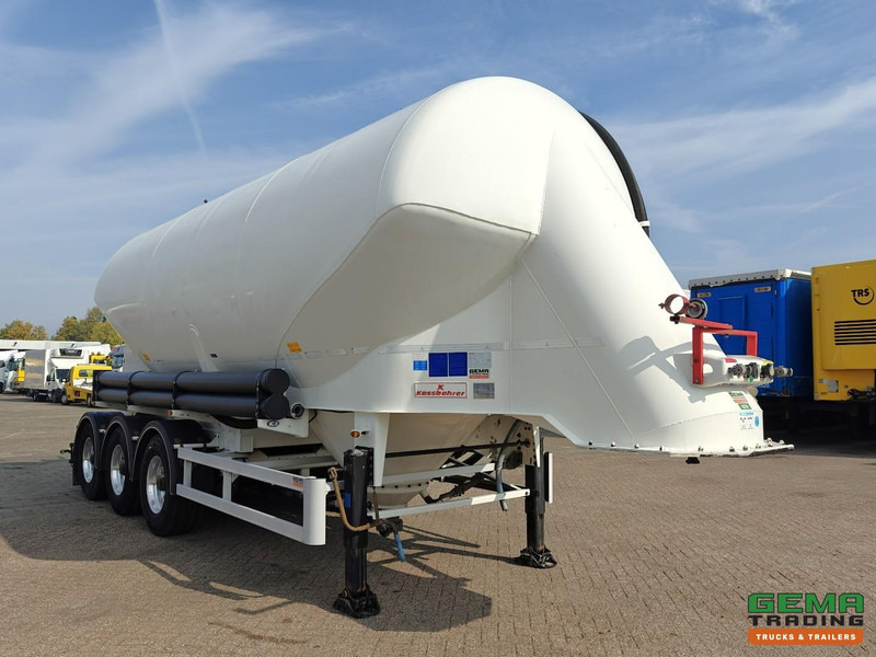 Kässbohrer SSL-35 3-Assen BPW - Schijfremmen - 35m3 - LiftAs - Alcoa - Tank semi-trailer: picture 4 Kässbohrer SSL-35 3-Assen BPW - Schijfremmen - 35m3 - LiftAs - Alcoa - Tank semi-trailer: picture 4