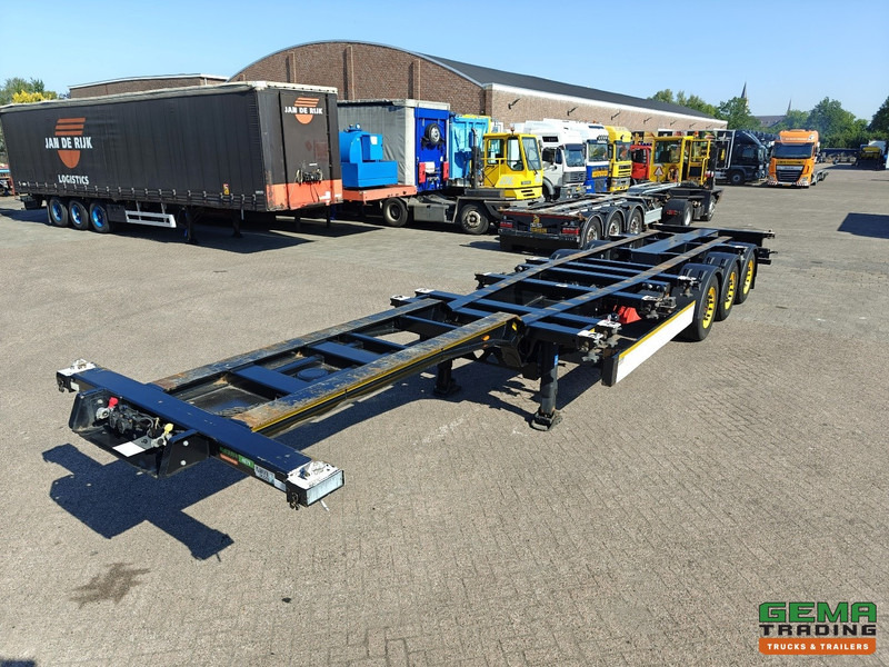 Kögel PORT 40 SIMPLEX 20 3-Assen SAF - Schijfremmen - 20/30/40FT Aansluiting - Achterschuiver - Container transporter/ Swap body semi-trailer: picture 1 Kögel PORT 40 SIMPLEX 20 3-Assen SAF - Schijfremmen - 20/30/40FT Aansluiting - Achterschuiver - Container transporter/ Swap body semi-trailer: picture 1