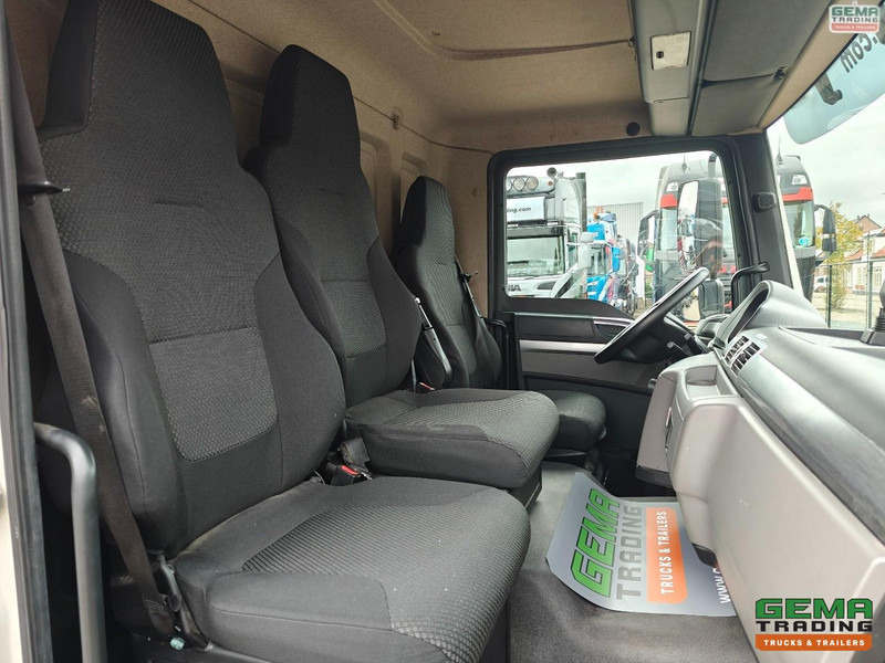Curtainsider truck MAN TGL 12.250 4x2 Dagcab Euro6 - 12T - Schuifzeilenbak 7.7m + Laadklep 1500kg - 3 Zitplaatsen - 125.000km!: picture 17