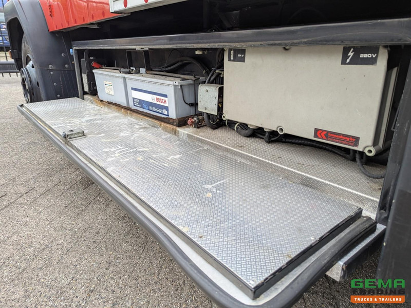 Fire truck Mercedes-Benz 1124 AF 4x4 Dubbelcab 6Cil - 9 Pers - Kronenburg Tankautospuit TS08 LD3.000 HD240 T2.400 LiterTank: picture 20 Fire truck Mercedes-Benz 1124 AF 4x4 Dubbelcab 6Cil - 9 Pers - Kronenburg Tankautospuit TS08 LD3.000 HD240 T2.400 LiterTank: picture 20