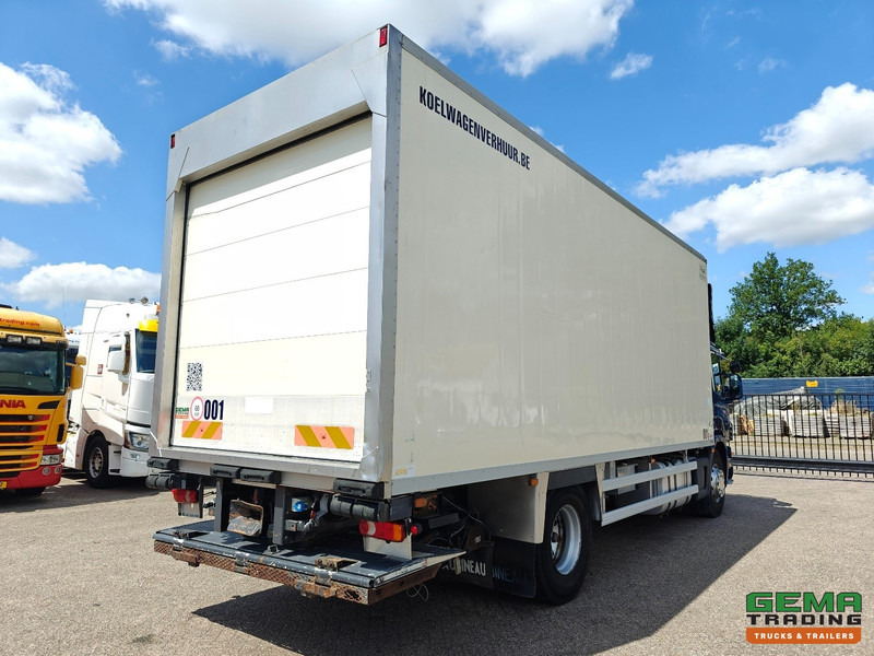 Scania P94D-260 4x2 Dagcab Euro2 - Handgeschakeld - Koel-Vriesbak 7.5m - Carrier Genesis R90 - Vangmuil - Refrigerator truck: picture 4 Scania P94D-260 4x2 Dagcab Euro2 - Handgeschakeld - Koel-Vriesbak 7.5m - Carrier Genesis R90 - Vangmuil - Refrigerator truck: picture 4