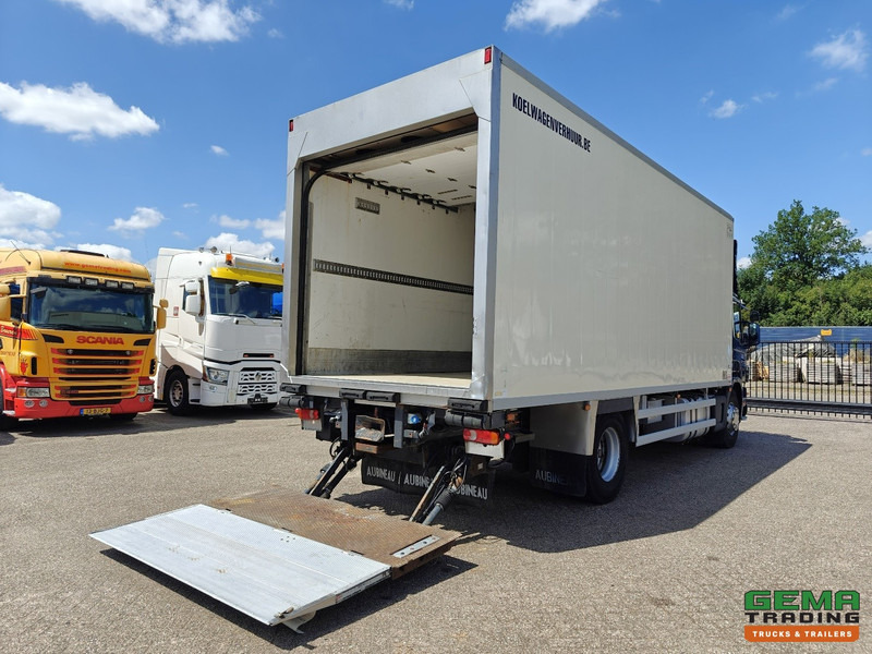 Scania P94D-260 4x2 Dagcab Euro2 - Handgeschakeld - Koel-Vriesbak 7.5m - Carrier Genesis R90 - Vangmuil - Refrigerator truck: picture 2 Scania P94D-260 4x2 Dagcab Euro2 - Handgeschakeld - Koel-Vriesbak 7.5m - Carrier Genesis R90 - Vangmuil - Refrigerator truck: picture 2