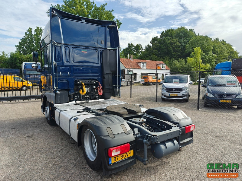 DAF XF 440 FT 4x2 SuperSpaceCab Euro6A - MEGA - Retarder - HandGeschakeld - 283.000KM! - Tractor unit: picture 4 DAF XF 440 FT 4x2 SuperSpaceCab Euro6A - MEGA - Retarder - HandGeschakeld - 283.000KM! - Tractor unit: picture 4
