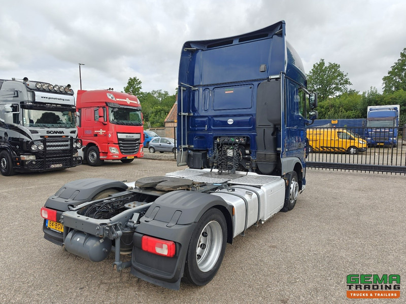 DAF XF 440 FT 4x2 SuperSpaceCab Euro6A - MEGA - Retarder - HandGeschakeld - 316.000KM! - Tractor unit: picture 3 DAF XF 440 FT 4x2 SuperSpaceCab Euro6A - MEGA - Retarder - HandGeschakeld - 316.000KM! - Tractor unit: picture 3