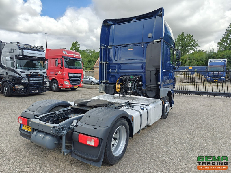 DAF XF 440 FT 4x2 SuperSpaceCab Euro6A - MEGA - Retarder - HandGeschakeld - 344.000KM! - Tractor unit: picture 3 DAF XF 440 FT 4x2 SuperSpaceCab Euro6A - MEGA - Retarder - HandGeschakeld - 344.000KM! - Tractor unit: picture 3