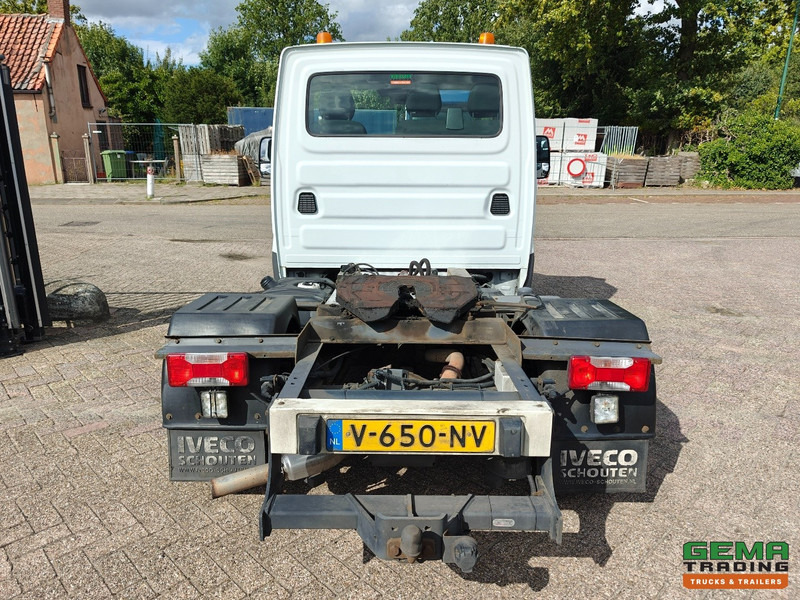 Iveco 40-210 4x2 Euro6Y - BE-Trekker - Automaat - 3-Zits - Tractor unit: picture 5 Iveco 40-210 4x2 Euro6Y - BE-Trekker - Automaat - 3-Zits - Tractor unit: picture 5